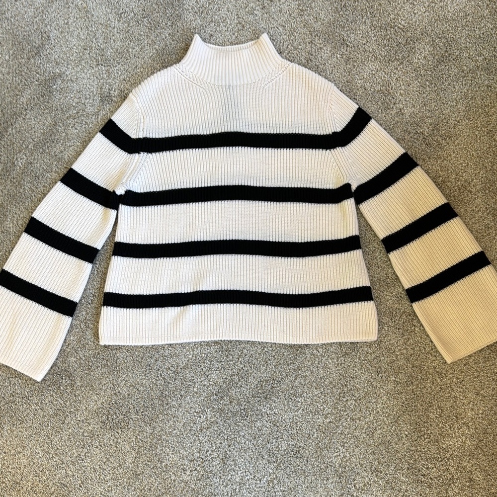 Banana Republic mariner stripe sweater. NWT size small.